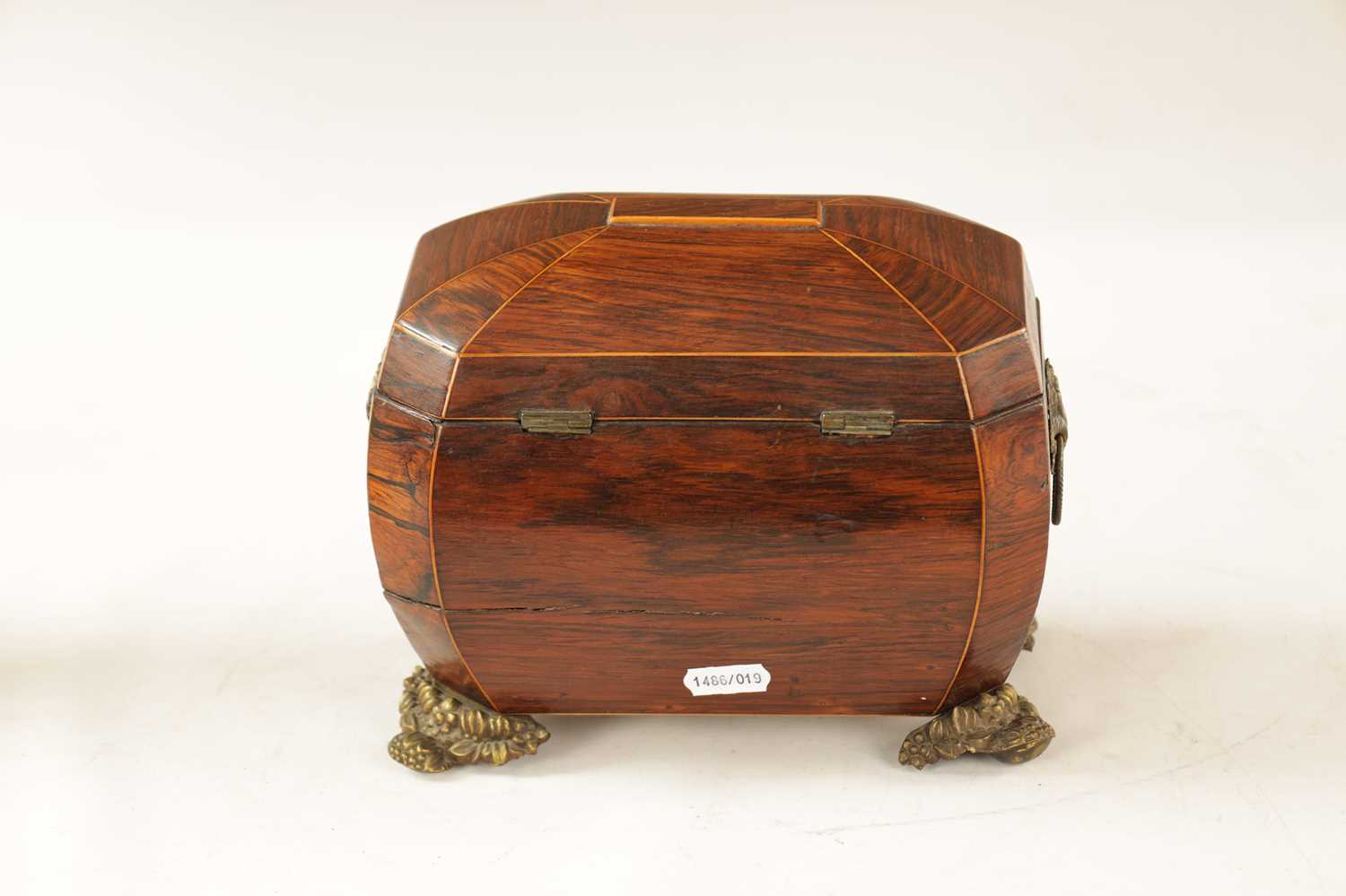 A REGENCY ROSEWOOD AND BOXWOOD INLAID BOMBE SHAPED TEA CADDY - Image 5 of 11
