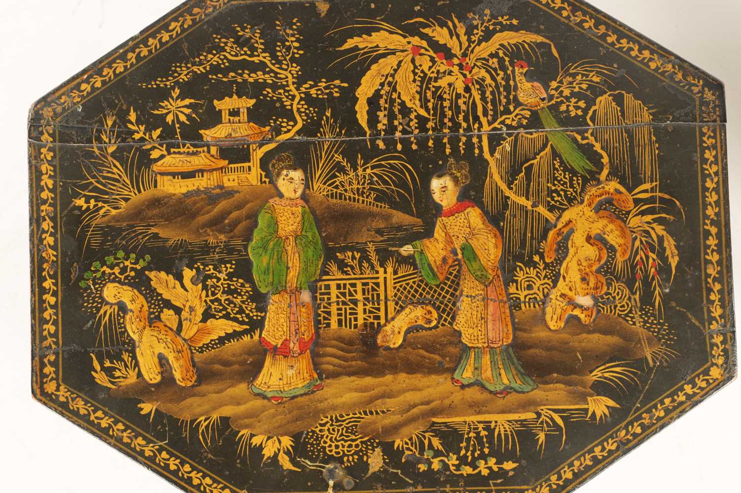 A REGENCY CHINOISERIE DECORATED LACQUERED SEWING BOX - Image 4 of 10