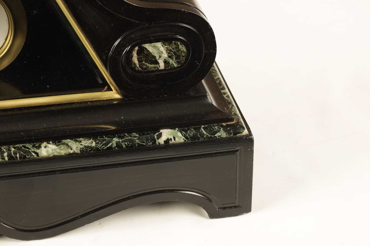 A LATE 19TH CENTURY BLACK SLATE AND ANTICO VERDE MARBLE MANTEL CLOCK - Image 5 of 12