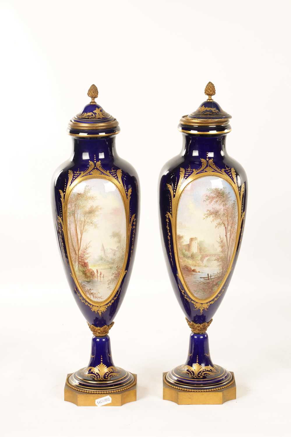 A PAIR OF LATE 19TH-CENTURY SERVES STYLE PORCELAIN LARGE CABINET VASES - Image 15 of 20