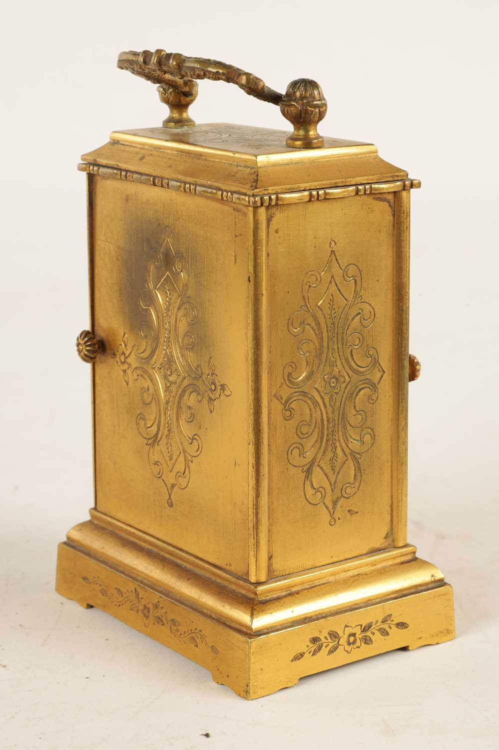 A MID 19TH CENTURY FRENCH GILT ENGRAVED CASED FUSEE CARRIAGE CLOCK - Image 5 of 7
