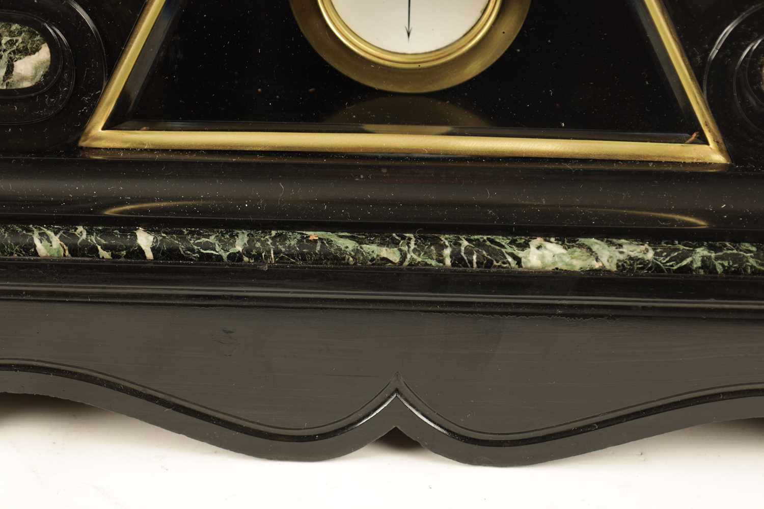 A LATE 19TH CENTURY BLACK SLATE AND ANTICO VERDE MARBLE MANTEL CLOCK - Image 6 of 12