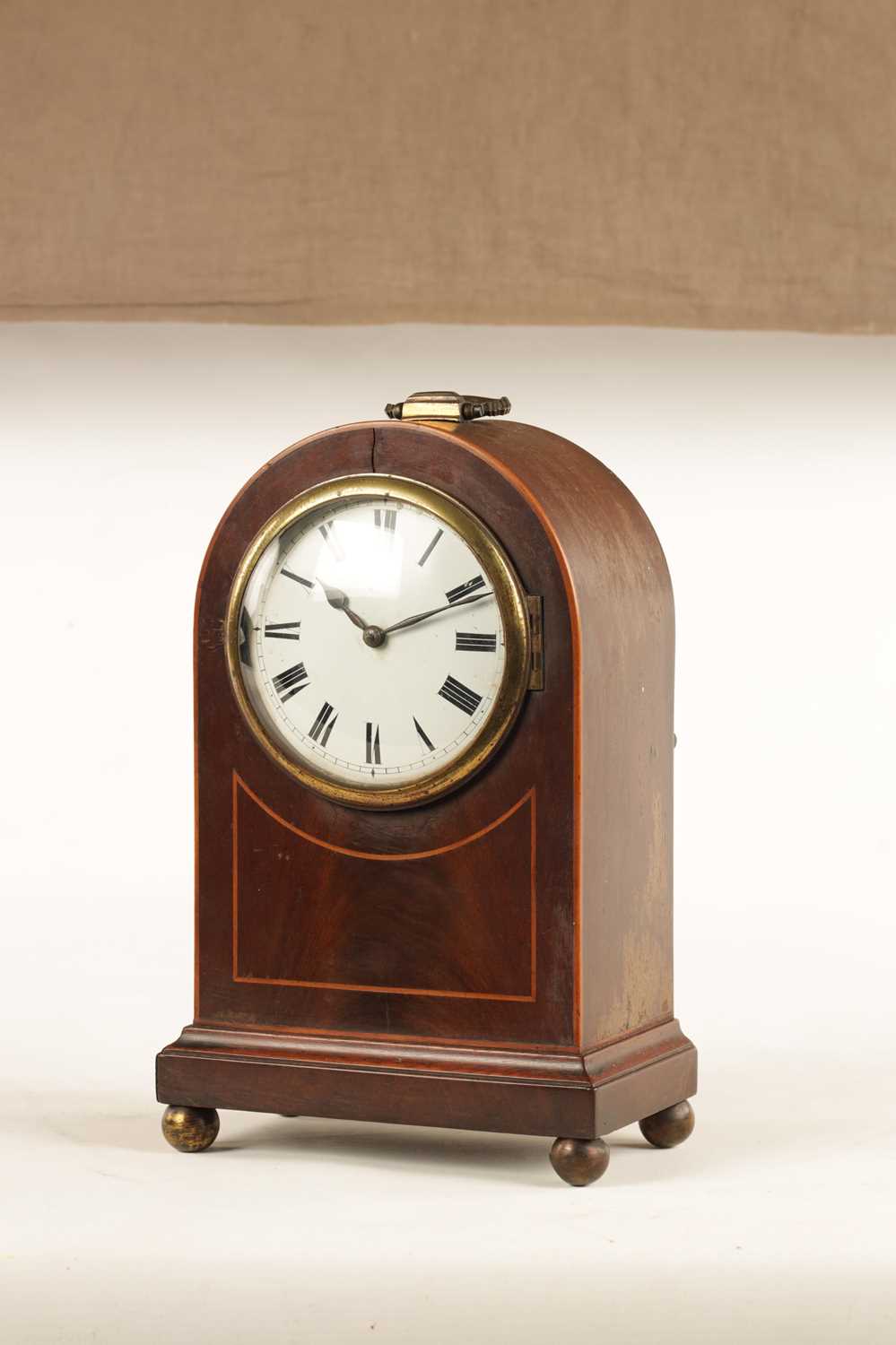 A GEORGE III BOXWOOD STRUNG AND MAHOGANY ARCH-TOP EIGHT-DAY VERGE MANTEL CLOCK - Image 2 of 12