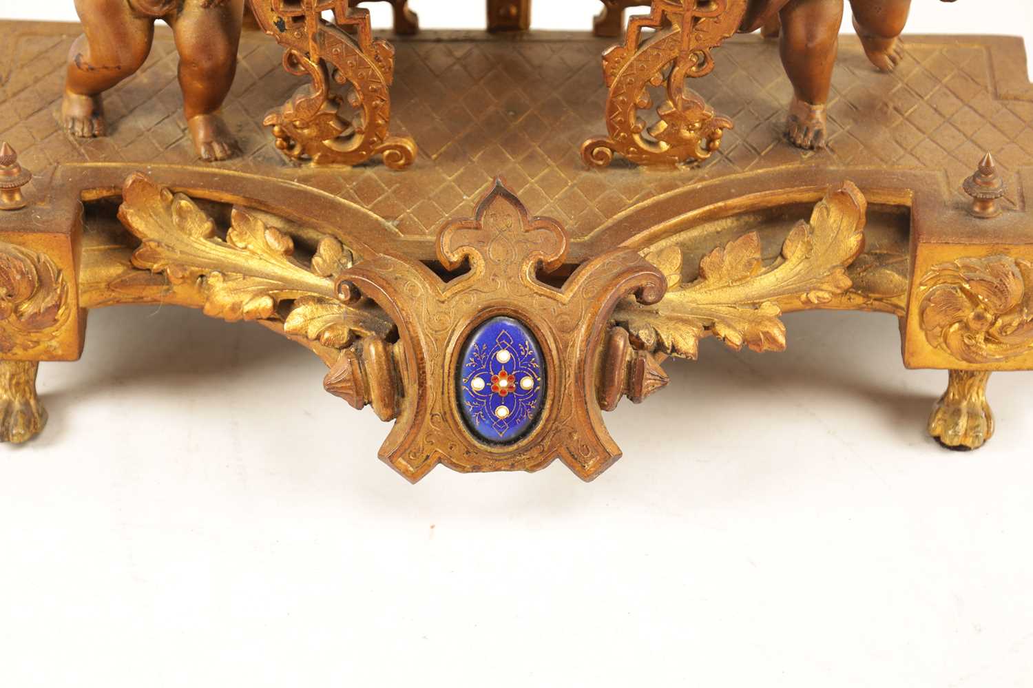 A LATE 19TH CENTURY FRENCH GILT METAL FIGURAL MANTEL CLOCK - Image 6 of 15