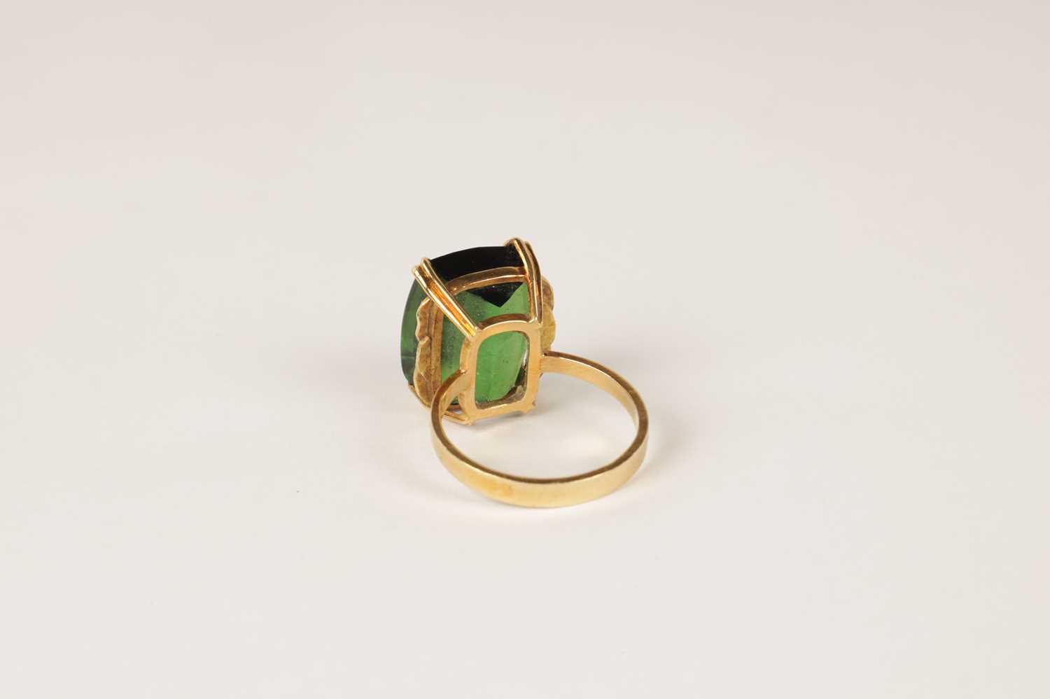 A .750 HALLMARKED YELLOW GOLD AND TOPAZ SET DRESS RING - Image 5 of 5