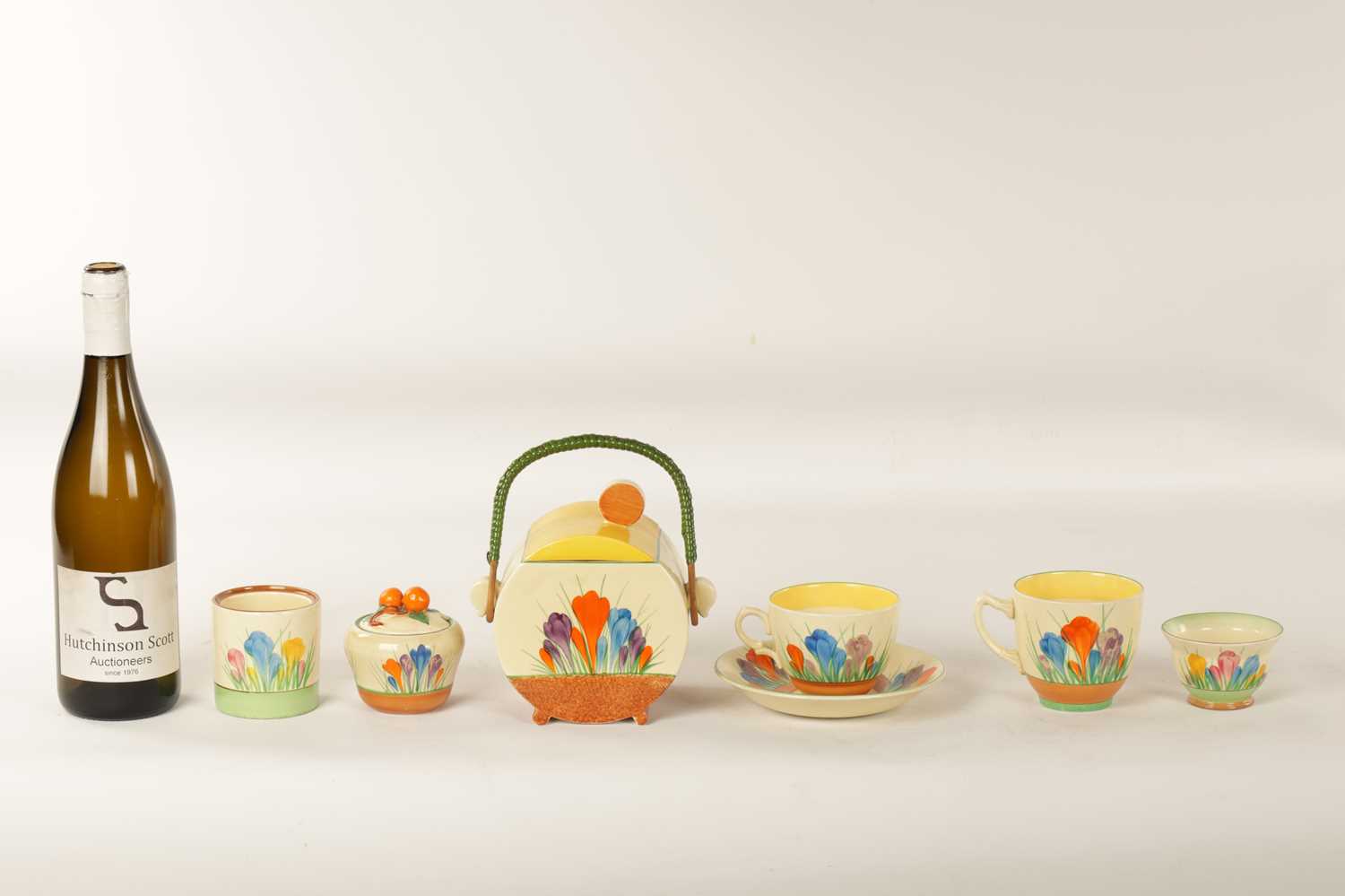 A COLLECTION OF CLARICE CLIFF “CROCUS” PATTERN POTTERY - Image 2 of 11