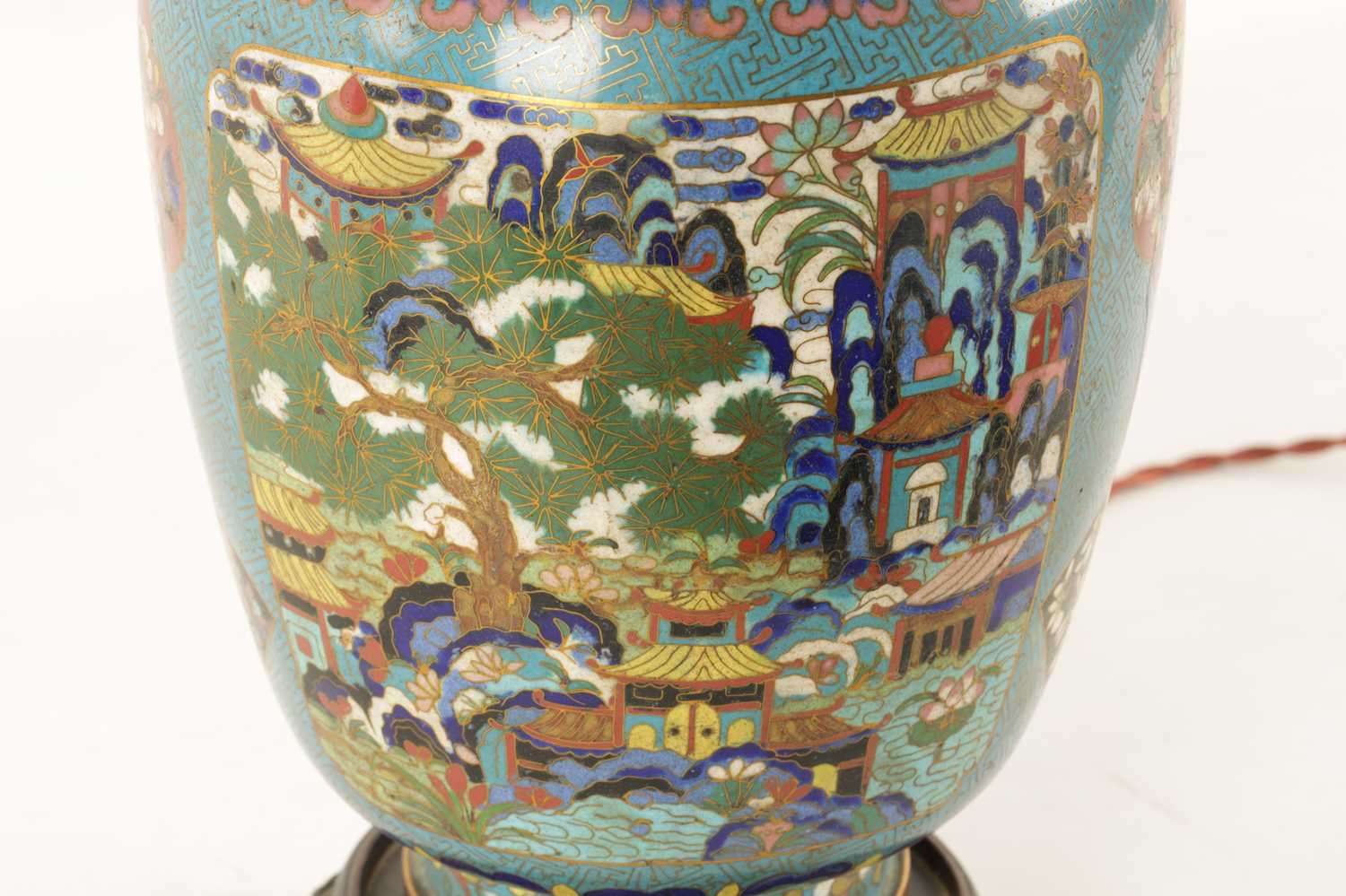 A LATE 19TH/EARLY 20TH CENTURY CENTURY CHINESE CLOISONNE VASE LAMP - Image 10 of 34