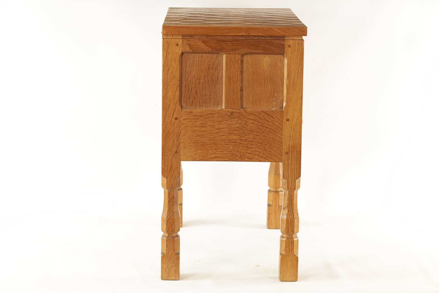 A ROBERT 'MOUSEMAN' THOMPSON JOINED ADZED LIGHT OAK SEWING BOX/SIDE CABINET - Image 7 of 11