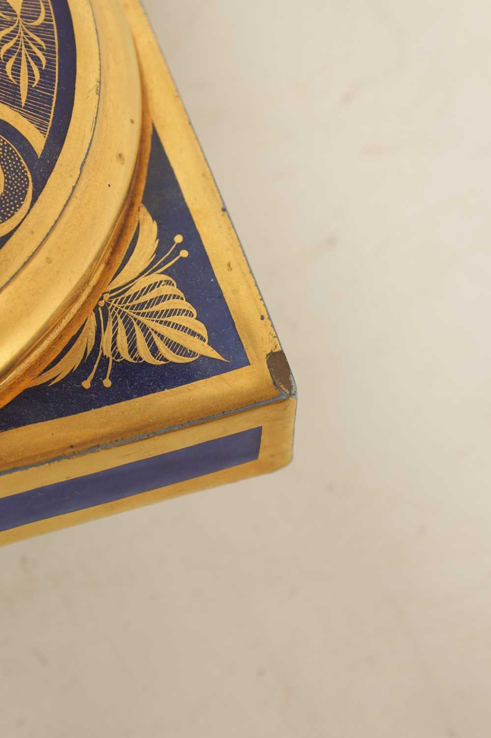 AN EARLY 19TH CENTURY FRENCH PARIS PORCELAIN ROYAL BLUE AND GILT URN SHAPED PEDESTAL VASE - Image 8 of 8