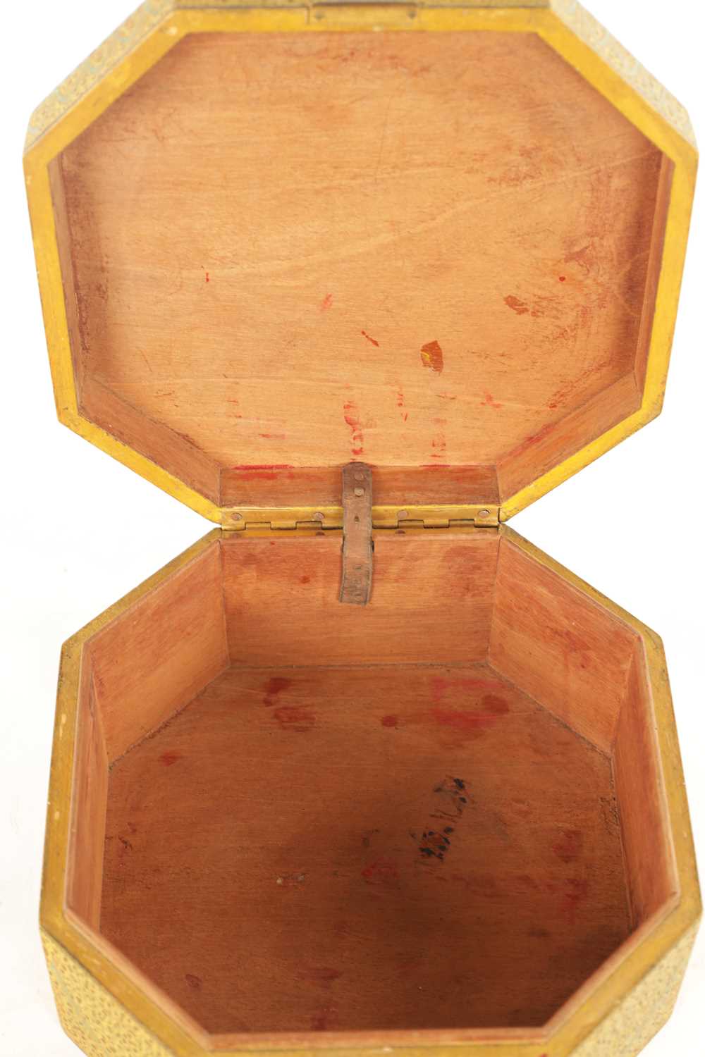 A LATE 19TH CENTURY OCTAGONAL SHAPED PAINTED BOX - Image 9 of 10