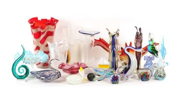 A LARGE COLLECTION OF 20TH CENTURY CONTINENTAL GLASSWARE INCLUDING THREE MURANO