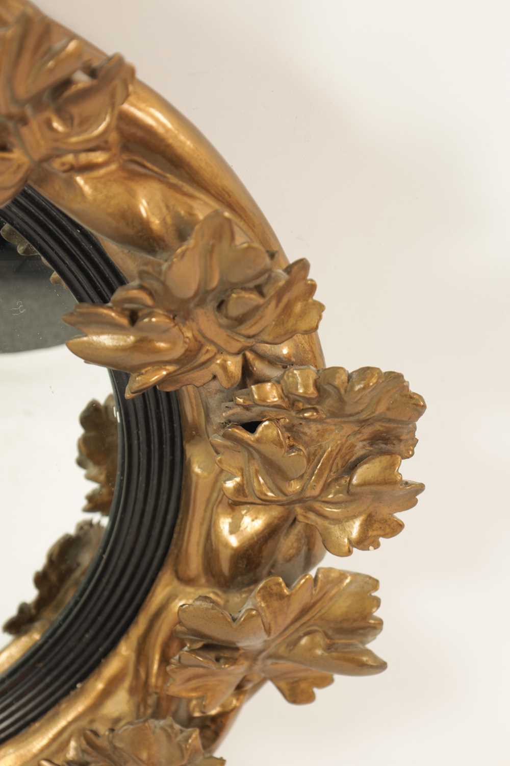 A LATE 19TH CENTURY GILTWOOD CIRCULAR WREATH CONVEX HANGING WALL MIRROR - Image 8 of 10