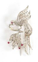 AN STYLISH 18CT WHITE GOLD DIAMOND, RUBY AND PEARL BROOCH