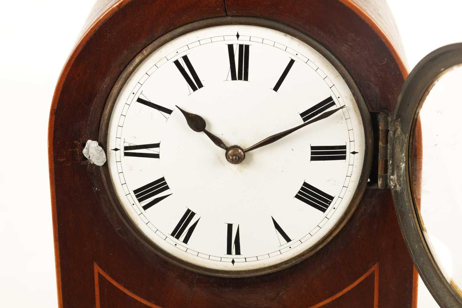 A GEORGE III BOXWOOD STRUNG AND MAHOGANY ARCH-TOP EIGHT-DAY VERGE MANTEL CLOCK - Image 3 of 12