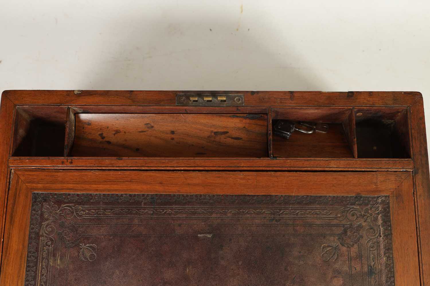 A VICTORIAN BRASS BOUND BURR WALNUT WRITING BOX - Image 6 of 11