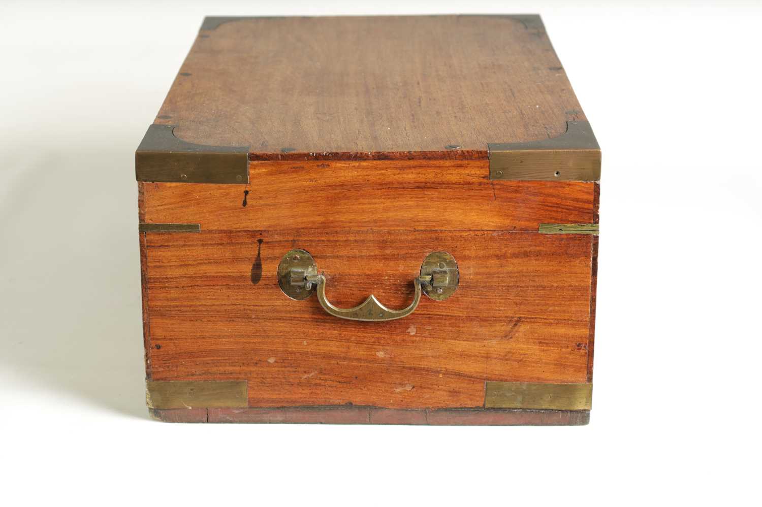 A 19TH CENTURY BRASS BOUND ANGLO-INDIAN FITTED WORKBOX - Image 8 of 17