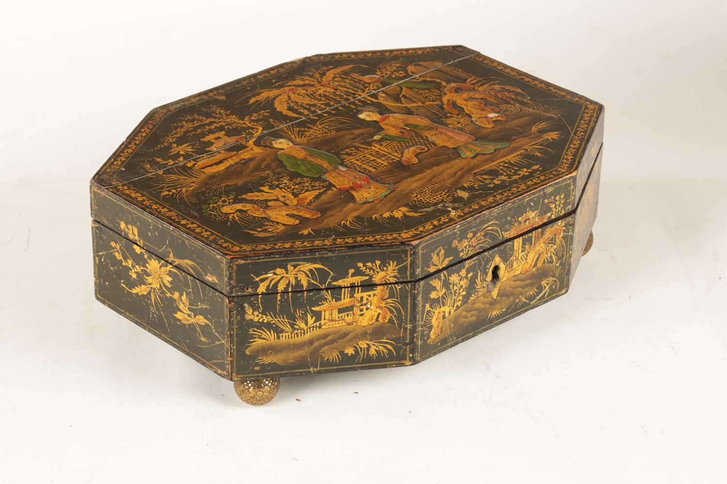 A REGENCY CHINOISERIE DECORATED LACQUERED SEWING BOX - Image 2 of 10