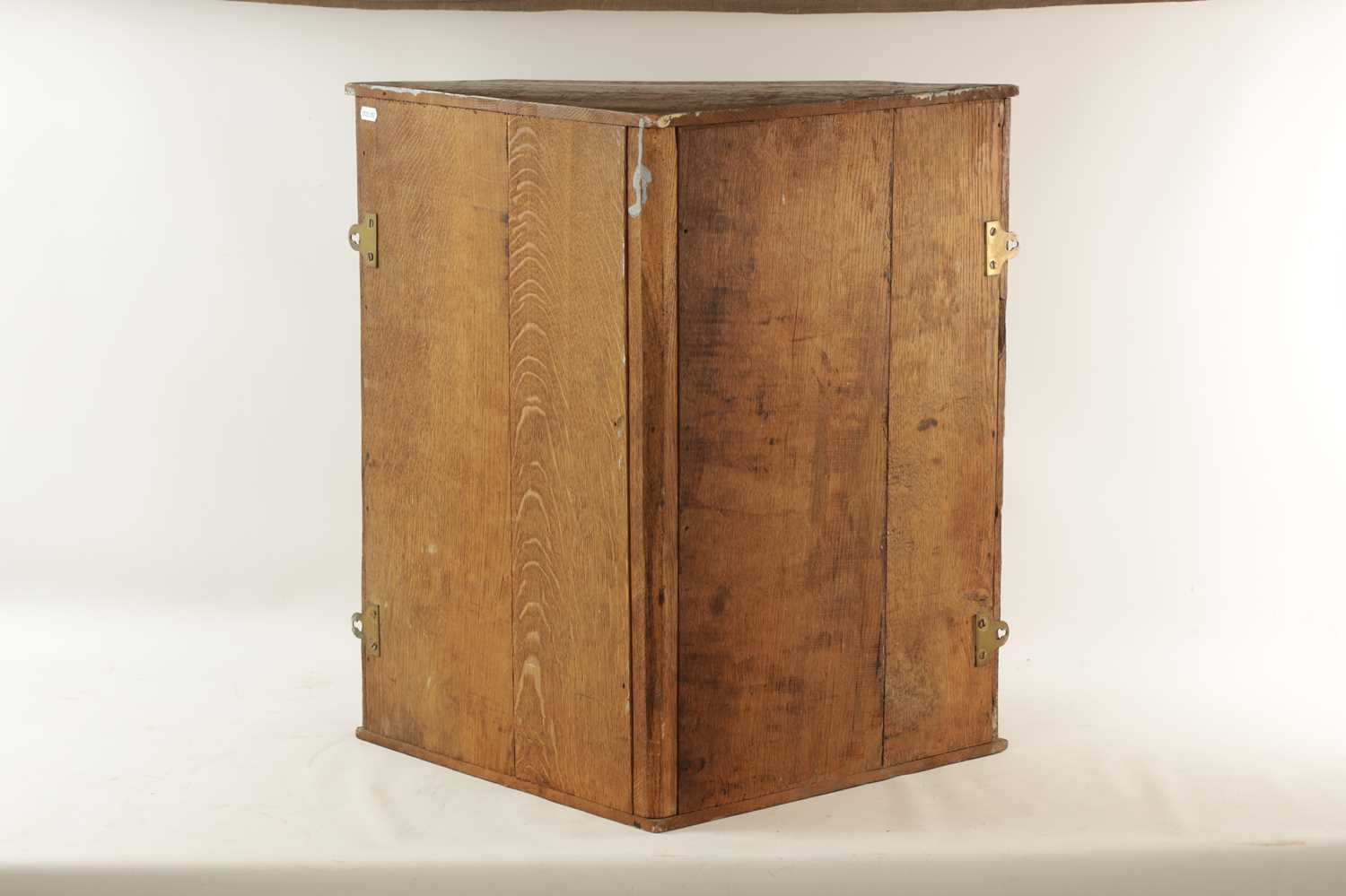 A FINE EARLY THOMAS 'GNOME MAN' WHITTAKER LIGHTLY ADZED AND BURR OAK HANGING CORNER CUPBOARD OF SMAL - Image 9 of 9