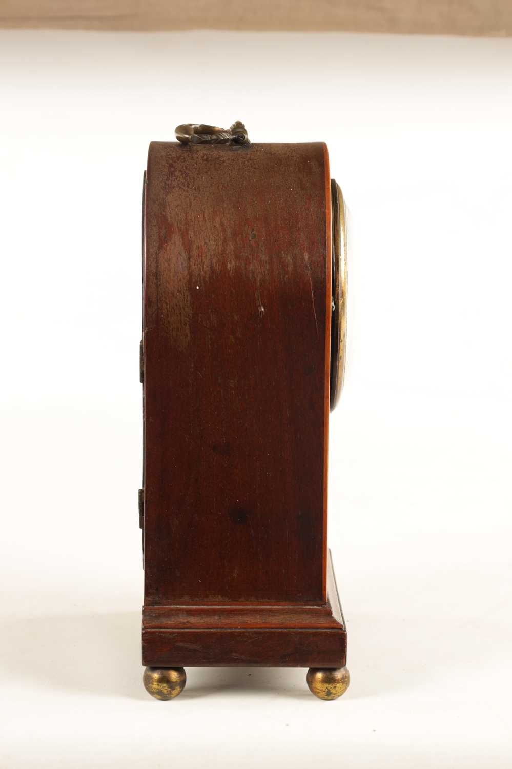 A GEORGE III BOXWOOD STRUNG AND MAHOGANY ARCH-TOP EIGHT-DAY VERGE MANTEL CLOCK - Image 5 of 12