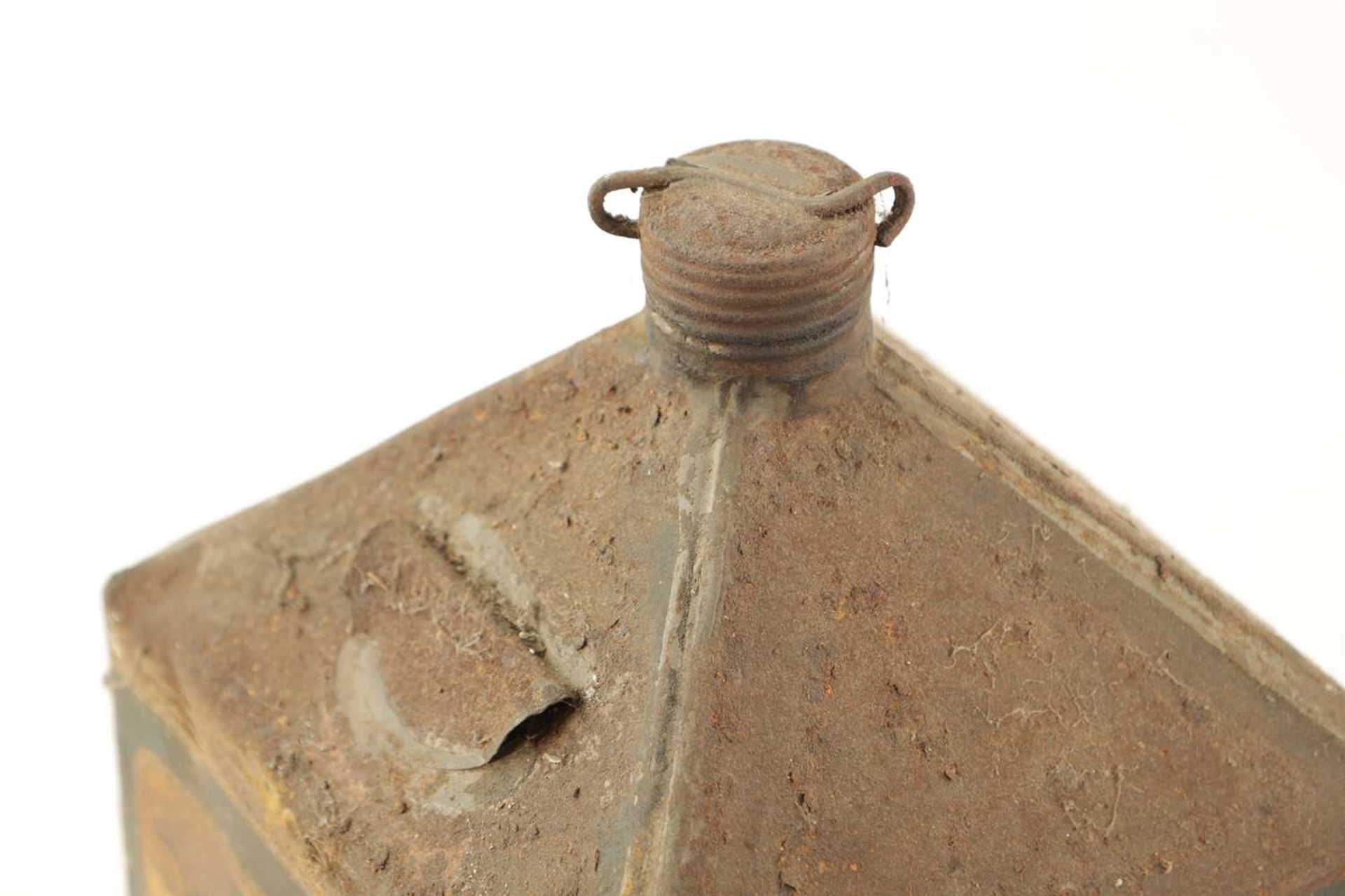 AN EARLY MOHLOOB MOTOR OIL PYRAMID CAN - Image 5 of 8