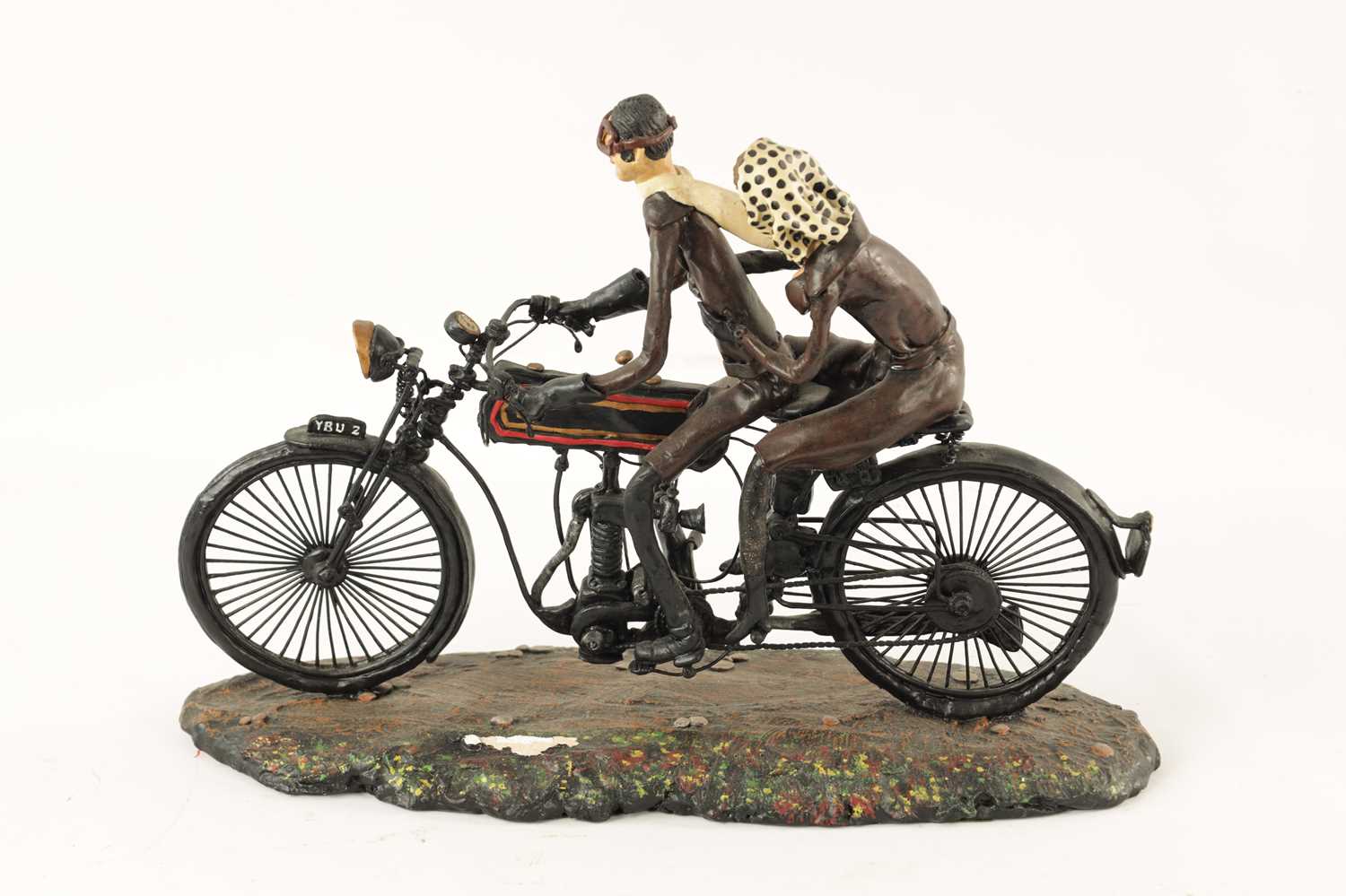 A MODEL SCULPTURE OF A CLASSIC MOTORBIKE - Image 9 of 11