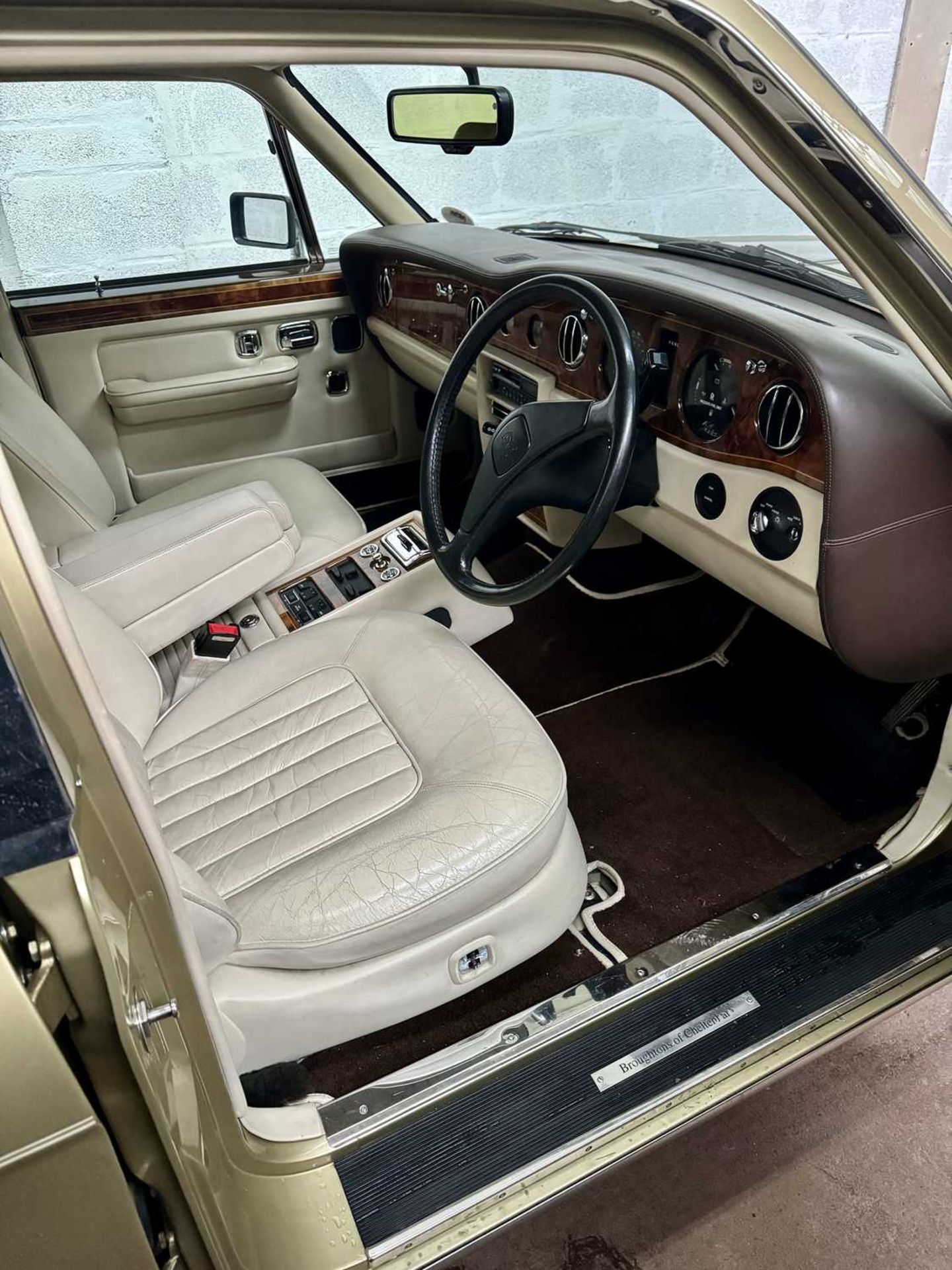 A 1993 ROLLS-ROYCE SILVER SPIRIT II - Image 19 of 24