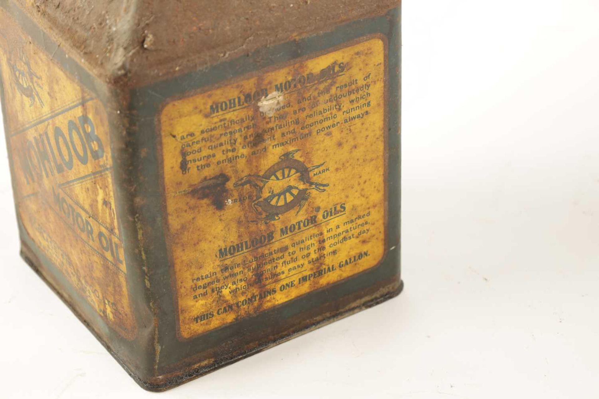 AN EARLY MOHLOOB MOTOR OIL PYRAMID CAN - Bild 4 aus 8