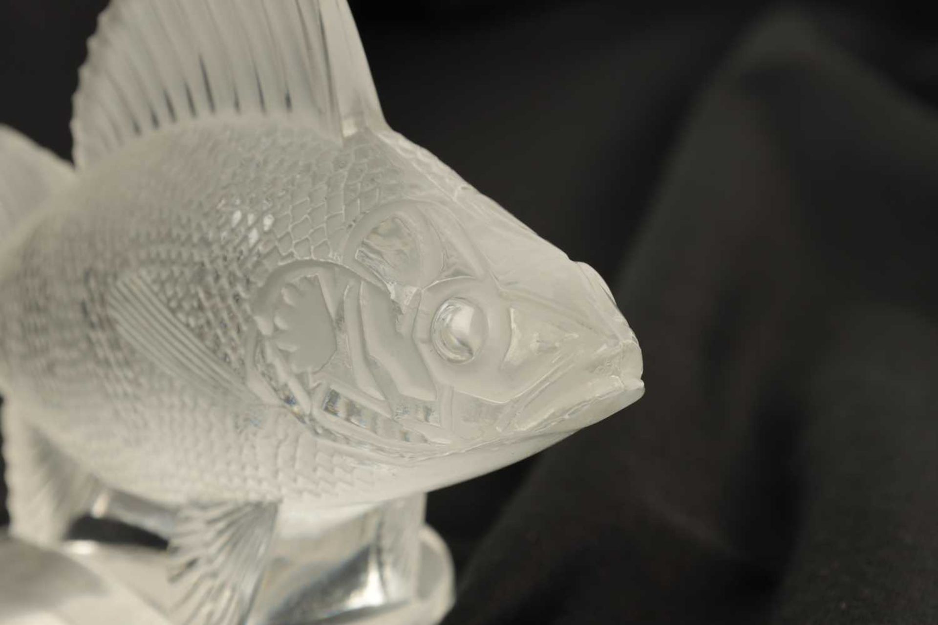 A RENE LALIQUE 'PERCHE' CLEAR GLASS AND FROSTED CAR MASCOT - Bild 8 aus 8