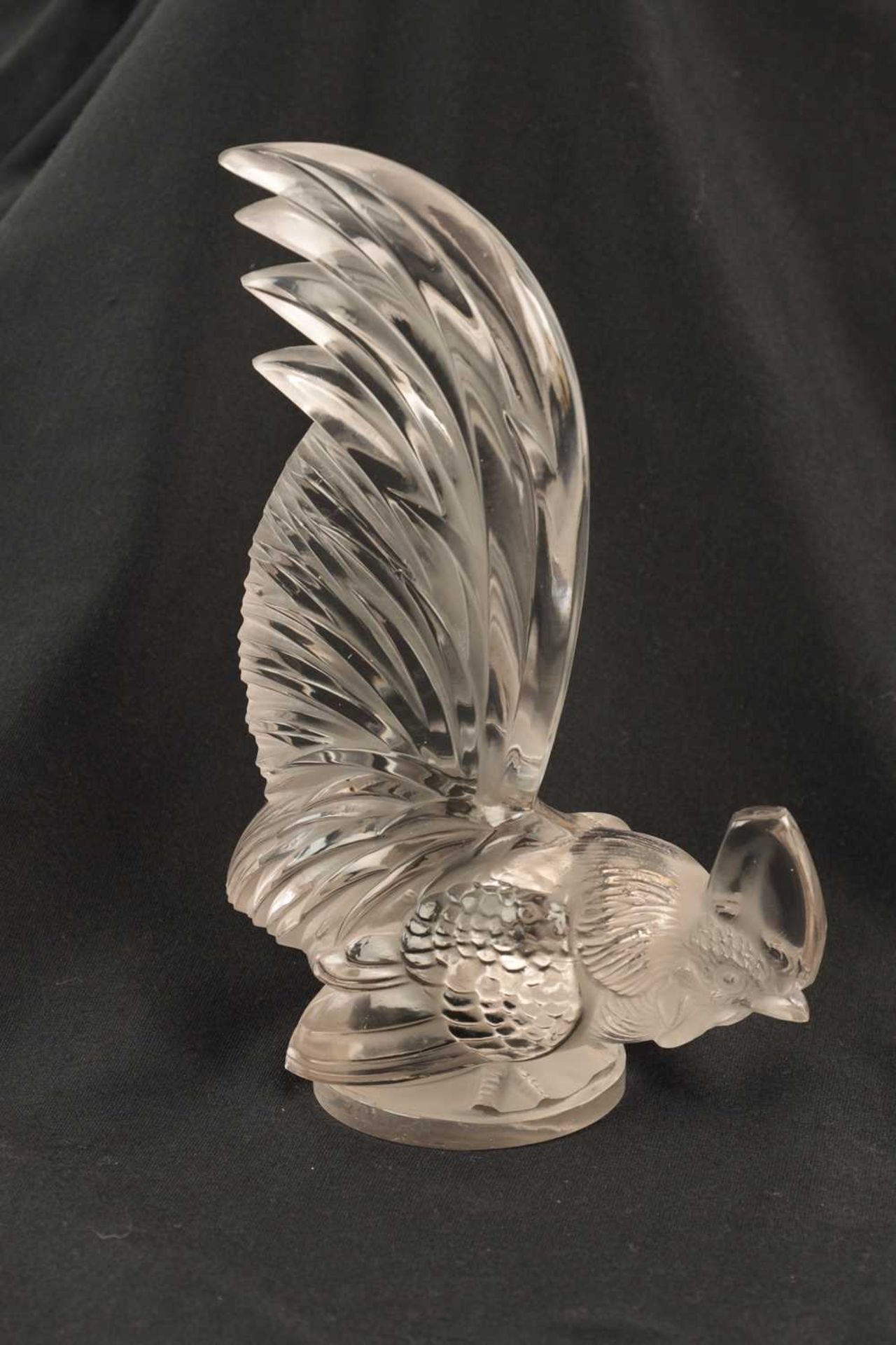 A RENE LALIQUE 'COQ NAIN' CLEAR GLASS AND FROSTED CAR MASCOT - Bild 2 aus 10