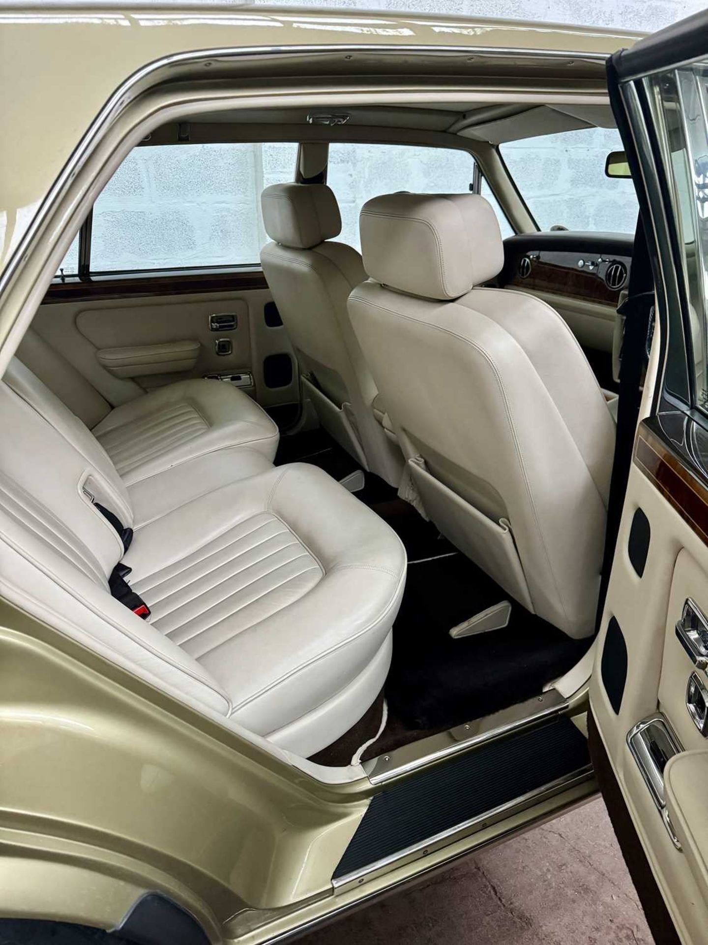 A 1993 ROLLS-ROYCE SILVER SPIRIT II - Image 10 of 24