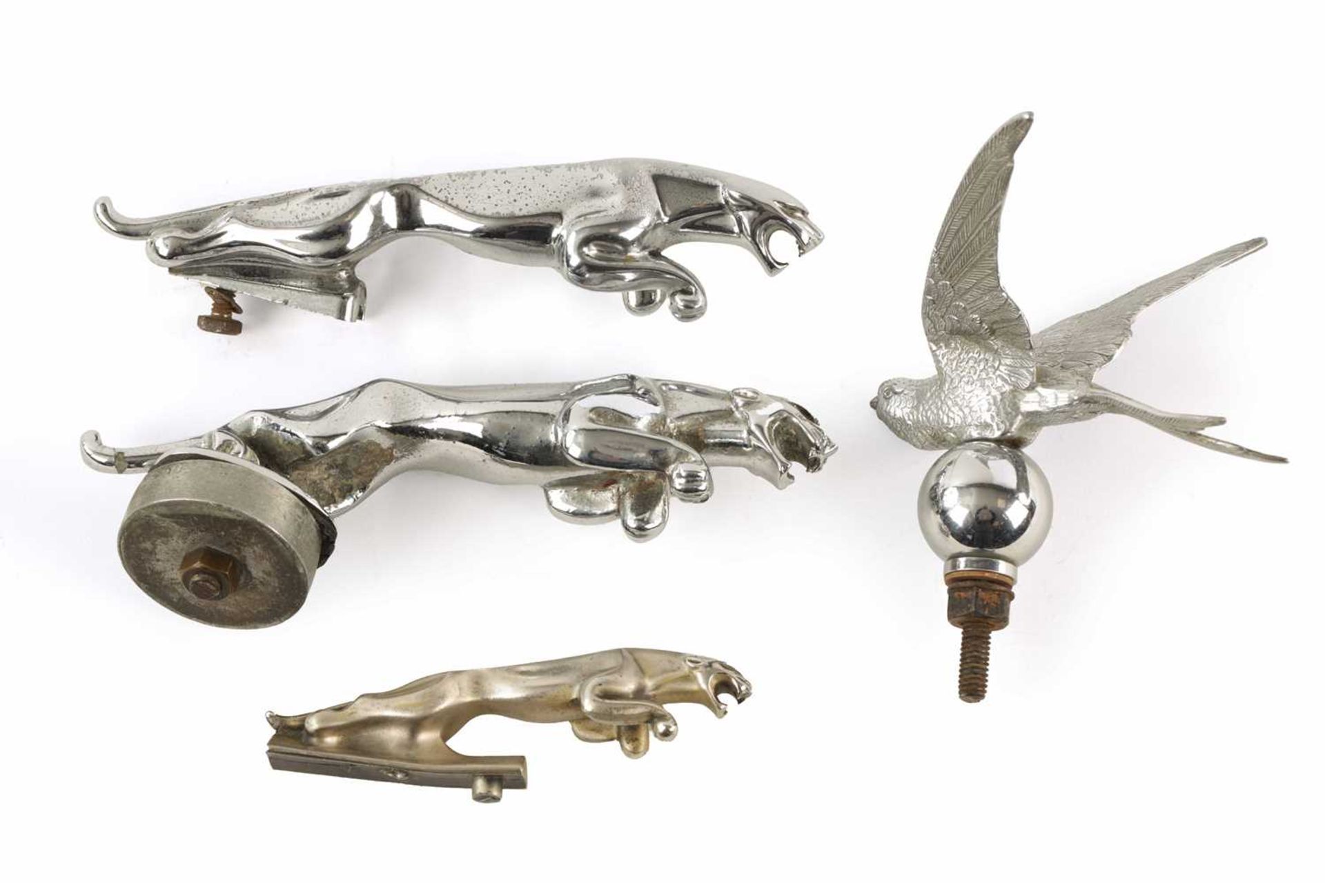 A VINTAGE COLLECTION OF FIVE JAGUAR CAR MASCOTS - Image 4 of 22