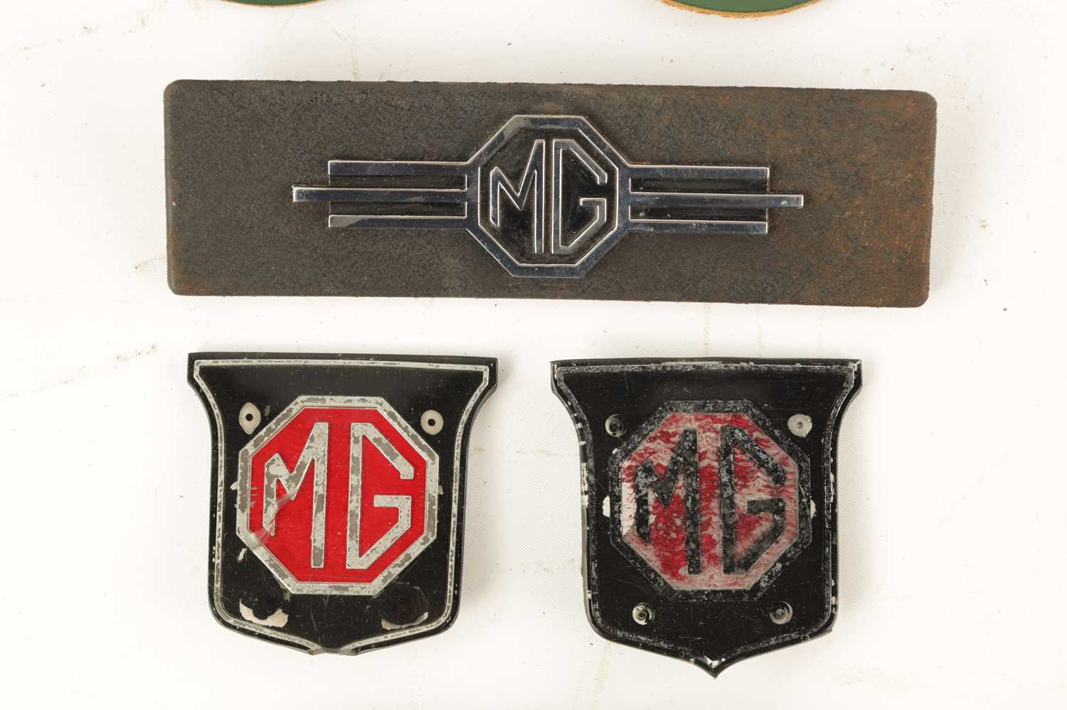 A COLLECTION OF MOTORING BADGES - Image 3 of 5