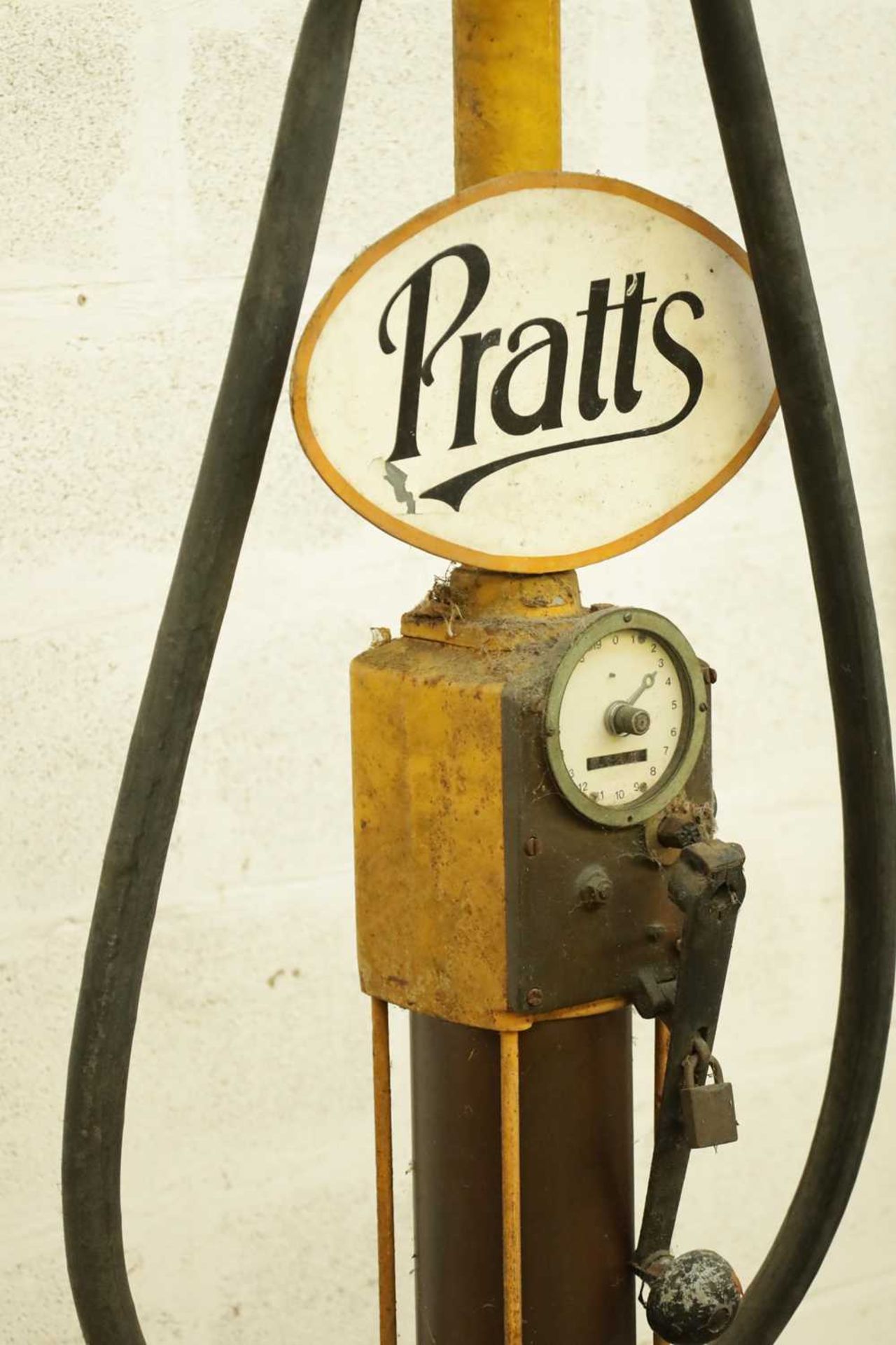 A VINTAGE 'PRATTS' HAND CRANKED PETROL PUMP - Image 7 of 7