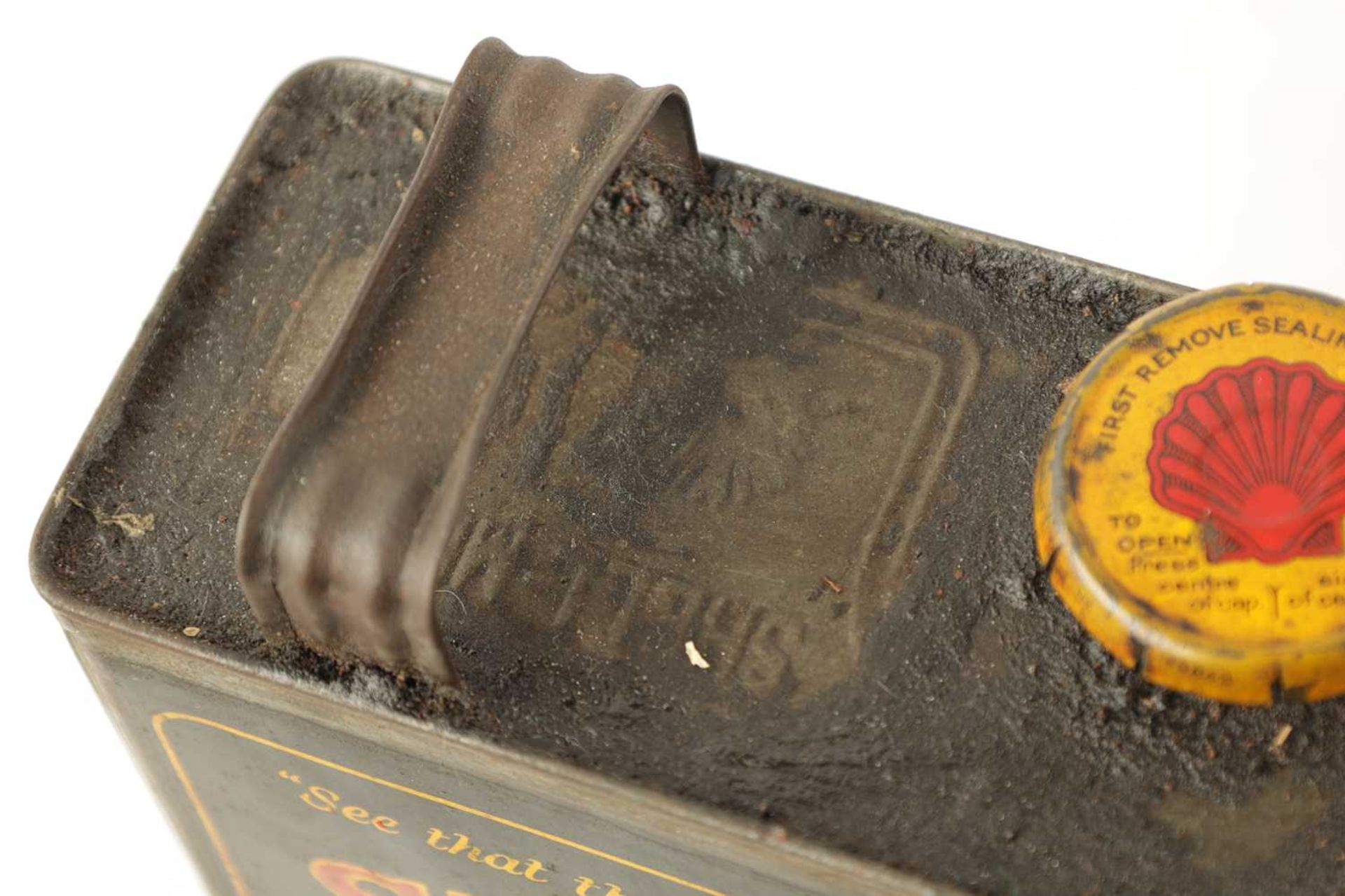 AN EARLY SHELL MOTOR GREASE CAN AND MOTOR OIL CAN - Bild 9 aus 9