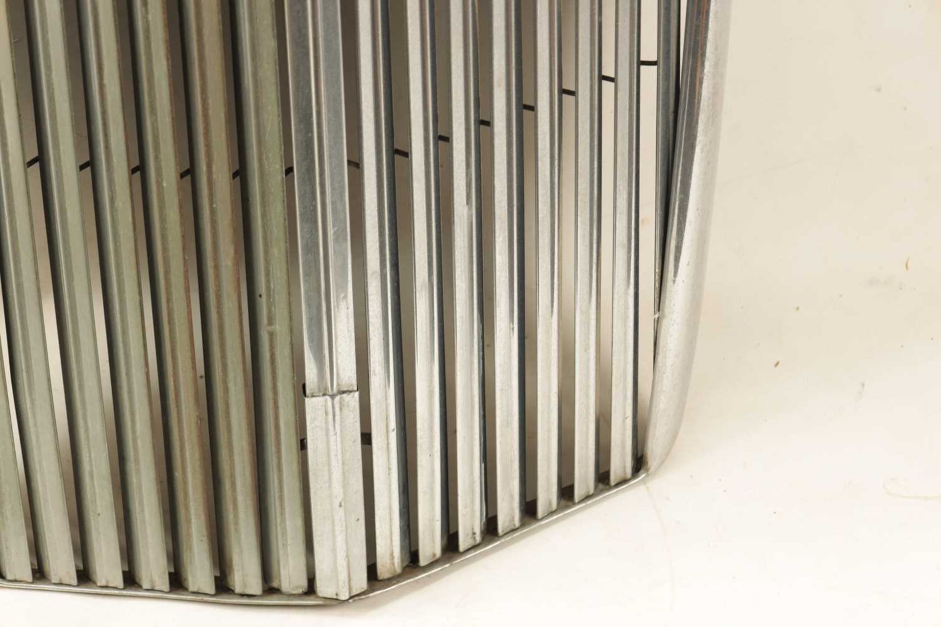 A VINTAGE JAGUAR 3 1/2 LITRE CHROMED RADIATOR GRILL - Image 4 of 14