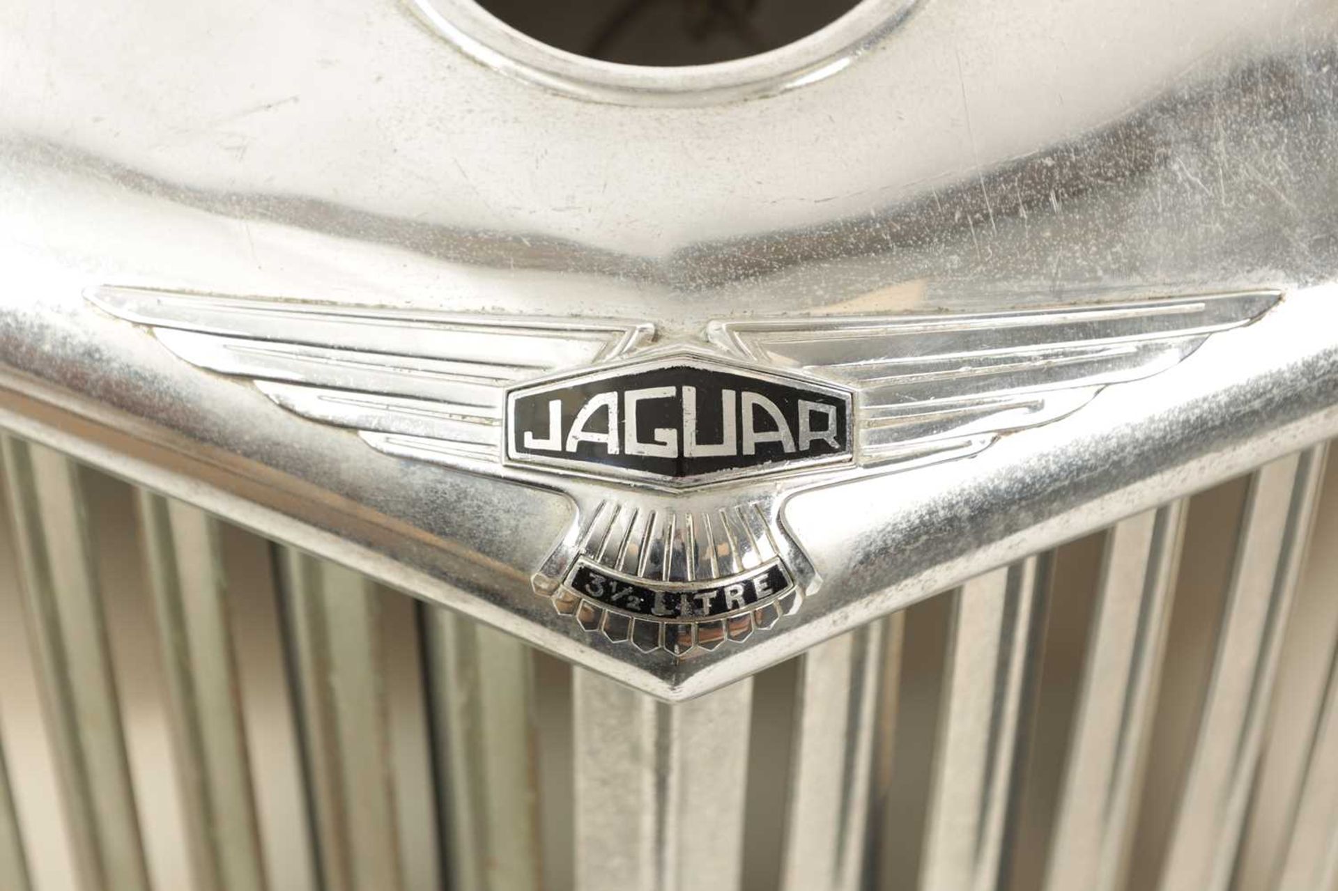 A VINTAGE JAGUAR 3 1/2 LITRE CHROMED RADIATOR GRILL - Image 3 of 14