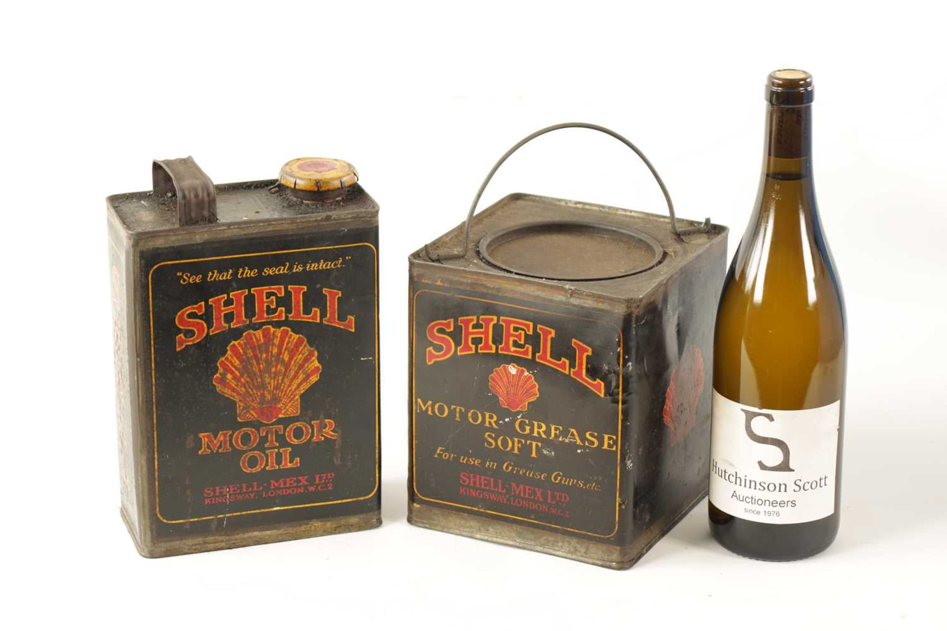 AN EARLY SHELL MOTOR GREASE CAN AND MOTOR OIL CAN - Bild 2 aus 9