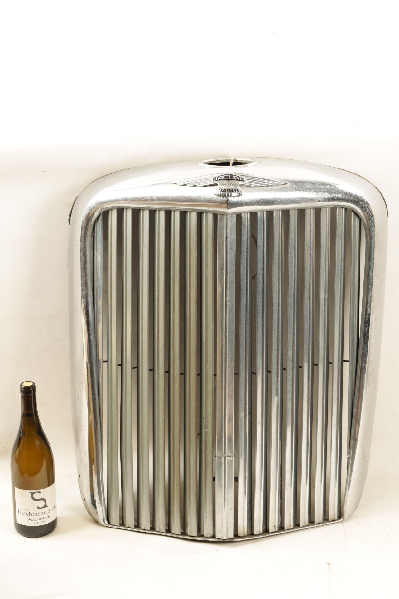 A VINTAGE JAGUAR 3 1/2 LITRE CHROMED RADIATOR GRILL - Image 14 of 14