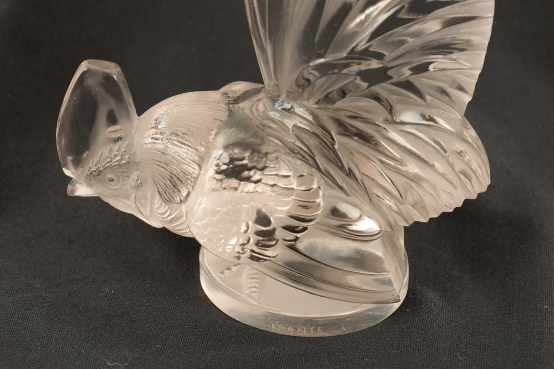 A RENE LALIQUE 'COQ NAIN' CLEAR GLASS AND FROSTED CAR MASCOT - Bild 6 aus 10