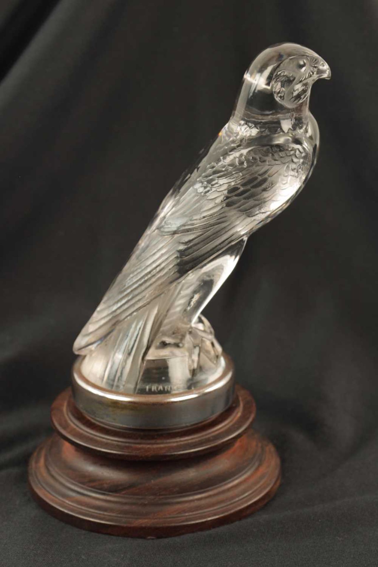 A RENE LALIQUE 'FAUCON' CLEAR AND FROSTED GLASS CAR MASCOT - Image 8 of 10