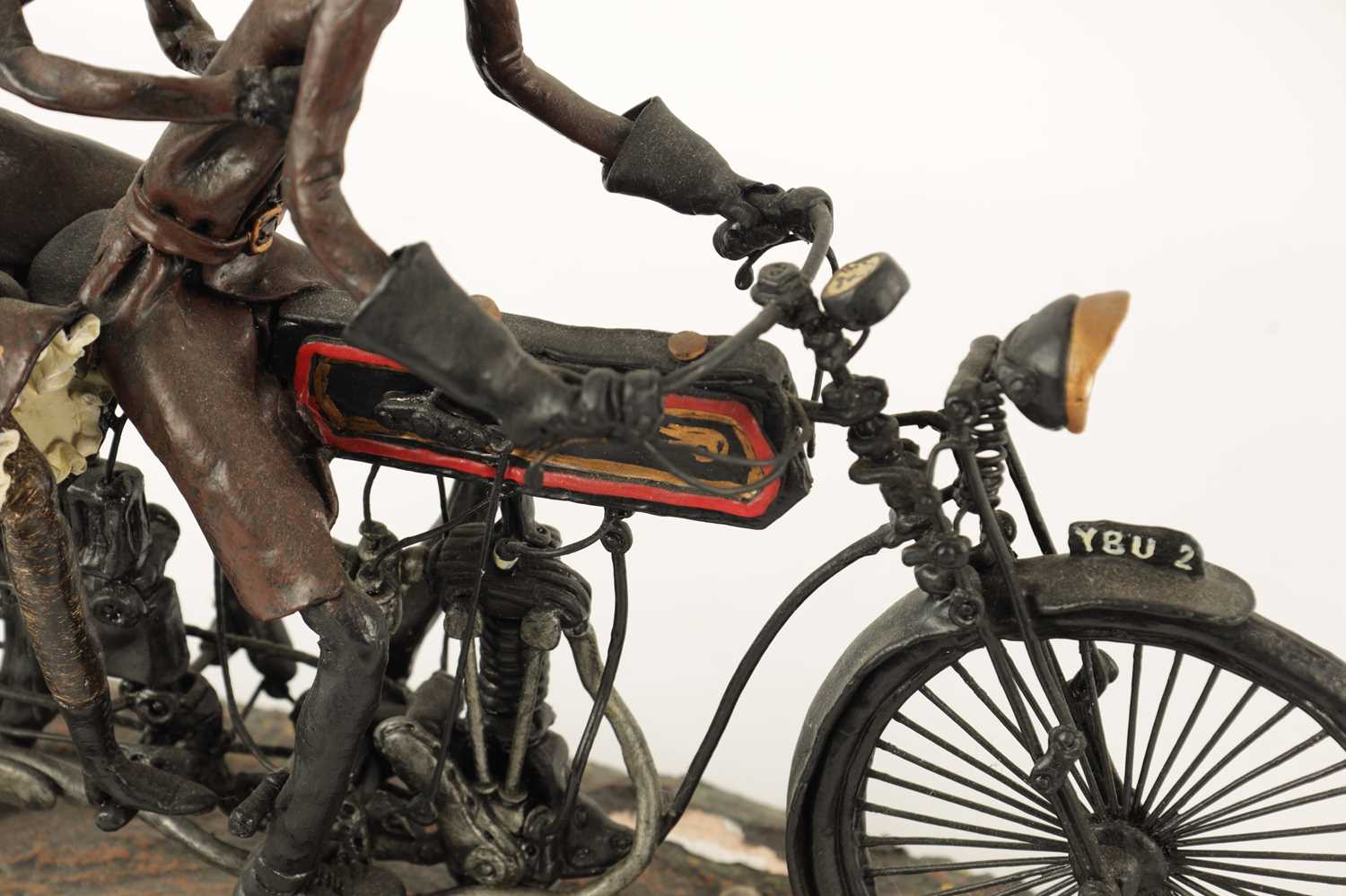 A MODEL SCULPTURE OF A CLASSIC MOTORBIKE - Image 3 of 11