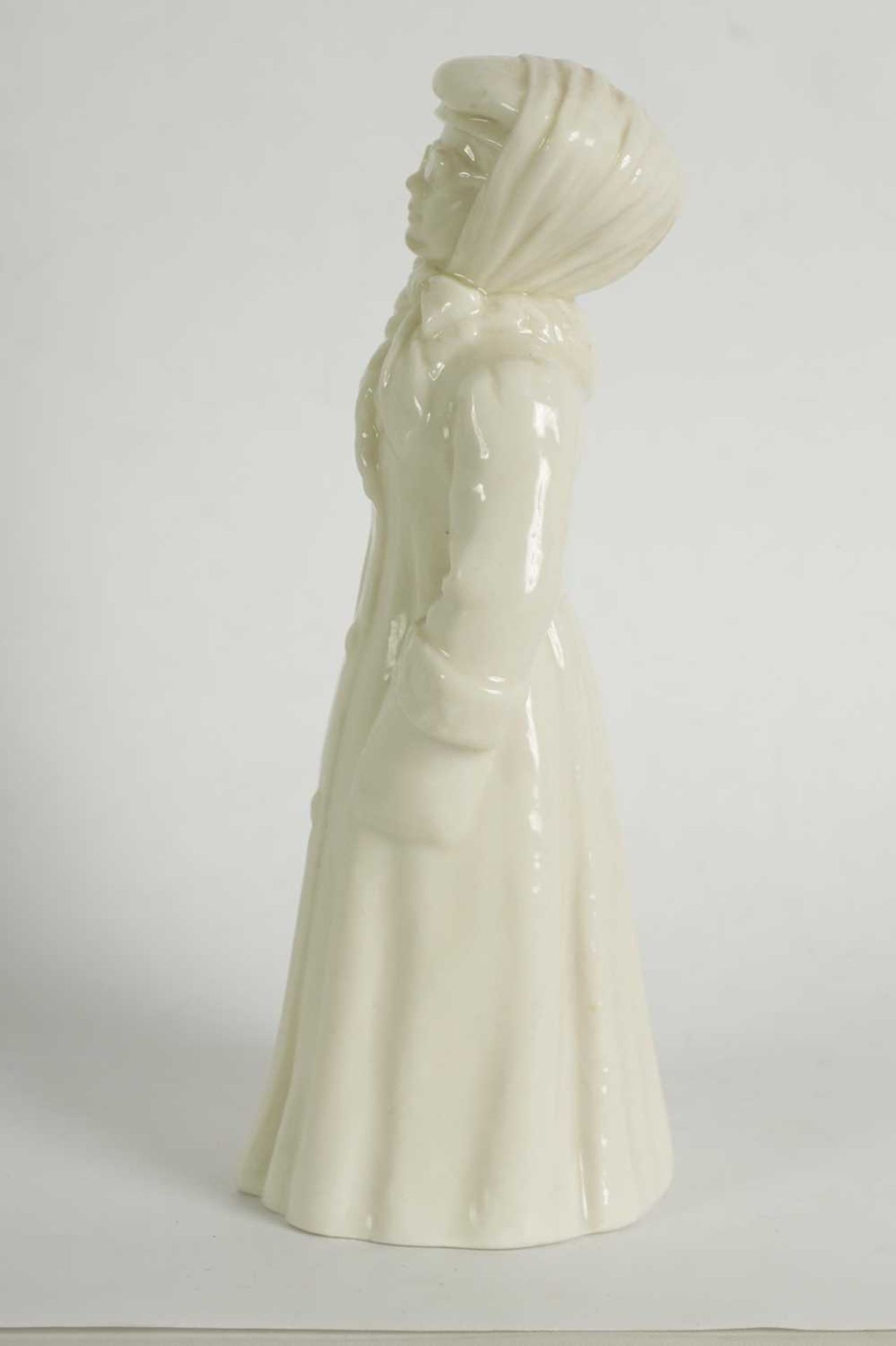THE MOTORIST. A VERY RARE ROYAL WORCESTER PORCELAIN CANDLE EXTINGUISHER - Image 4 of 6
