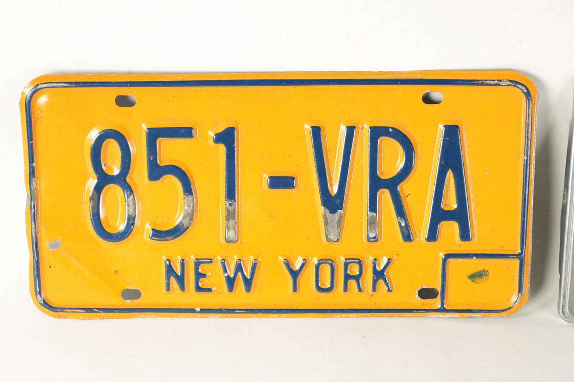 A COLLECTION OF UNITED STATES AND CANADIAN NUMBER PLATES - Image 2 of 9
