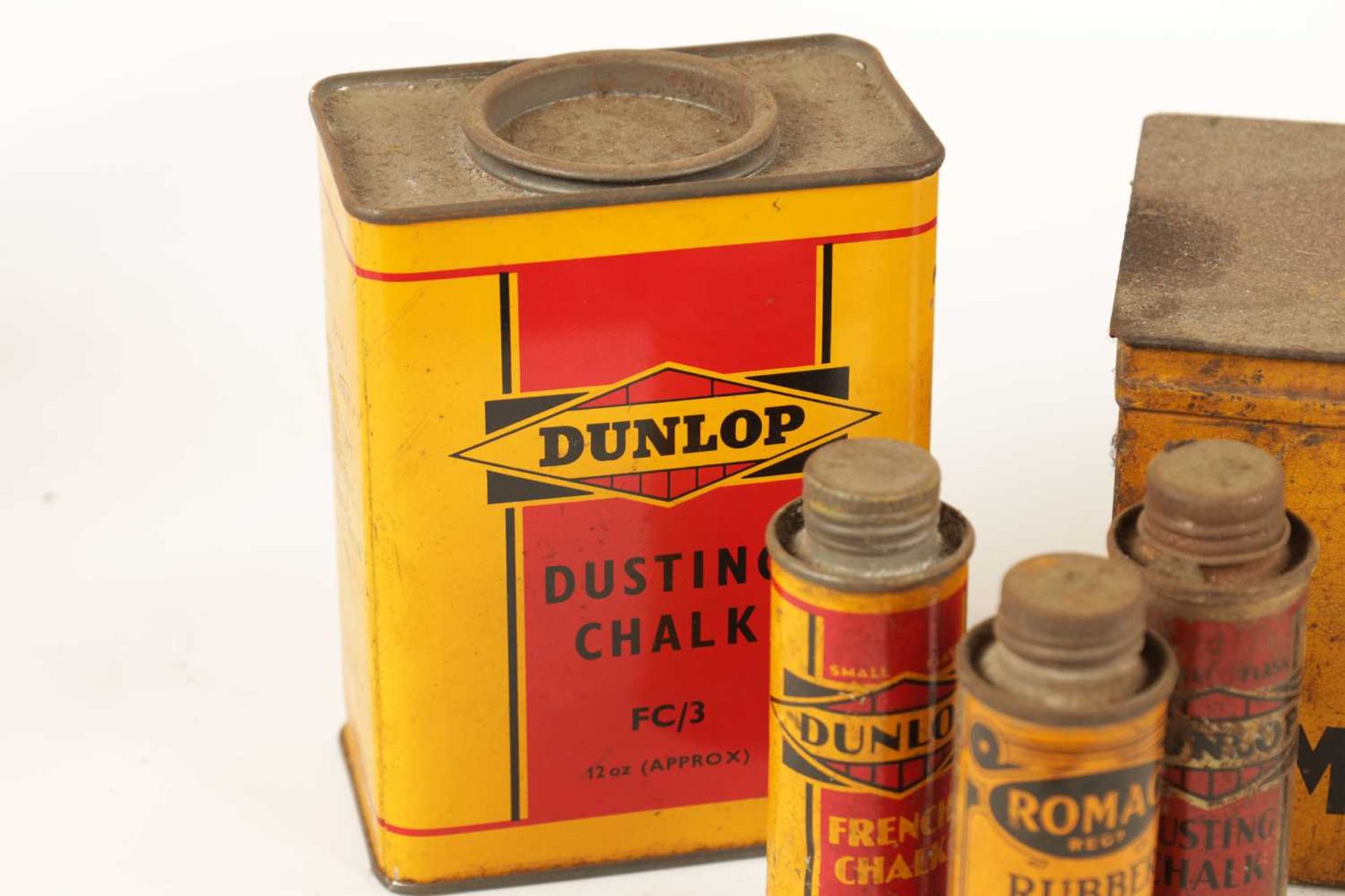 A COLLECTION OF VINTAGE DUNLOP TYRE REPAIR ACCESSORIES - Bild 3 aus 7