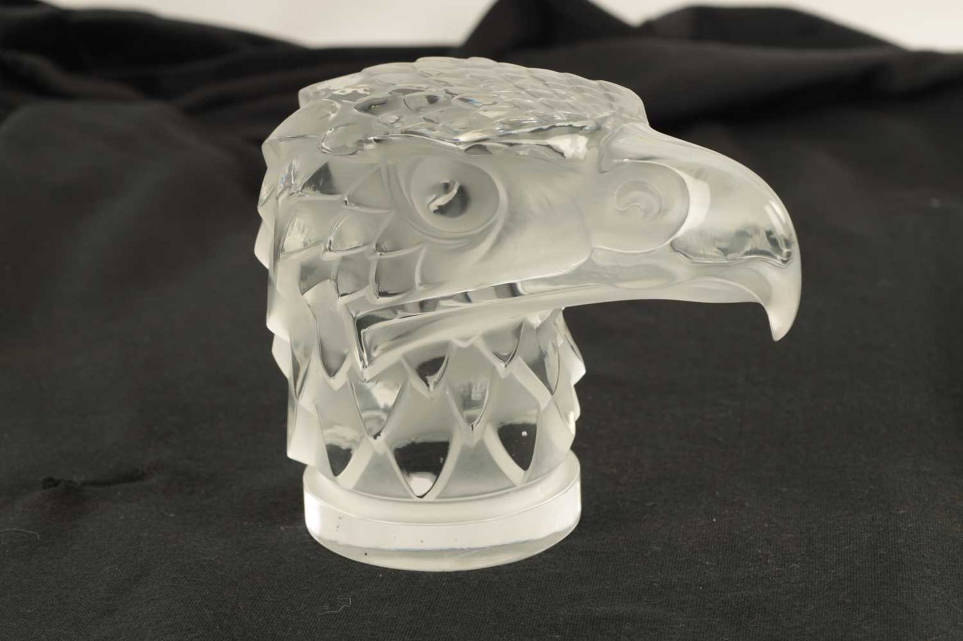 A RENE LALIQUE 'TETE D'AIGLE' CLEAR AND FROSTED GLASS CAR MASCOT - Image 3 of 8