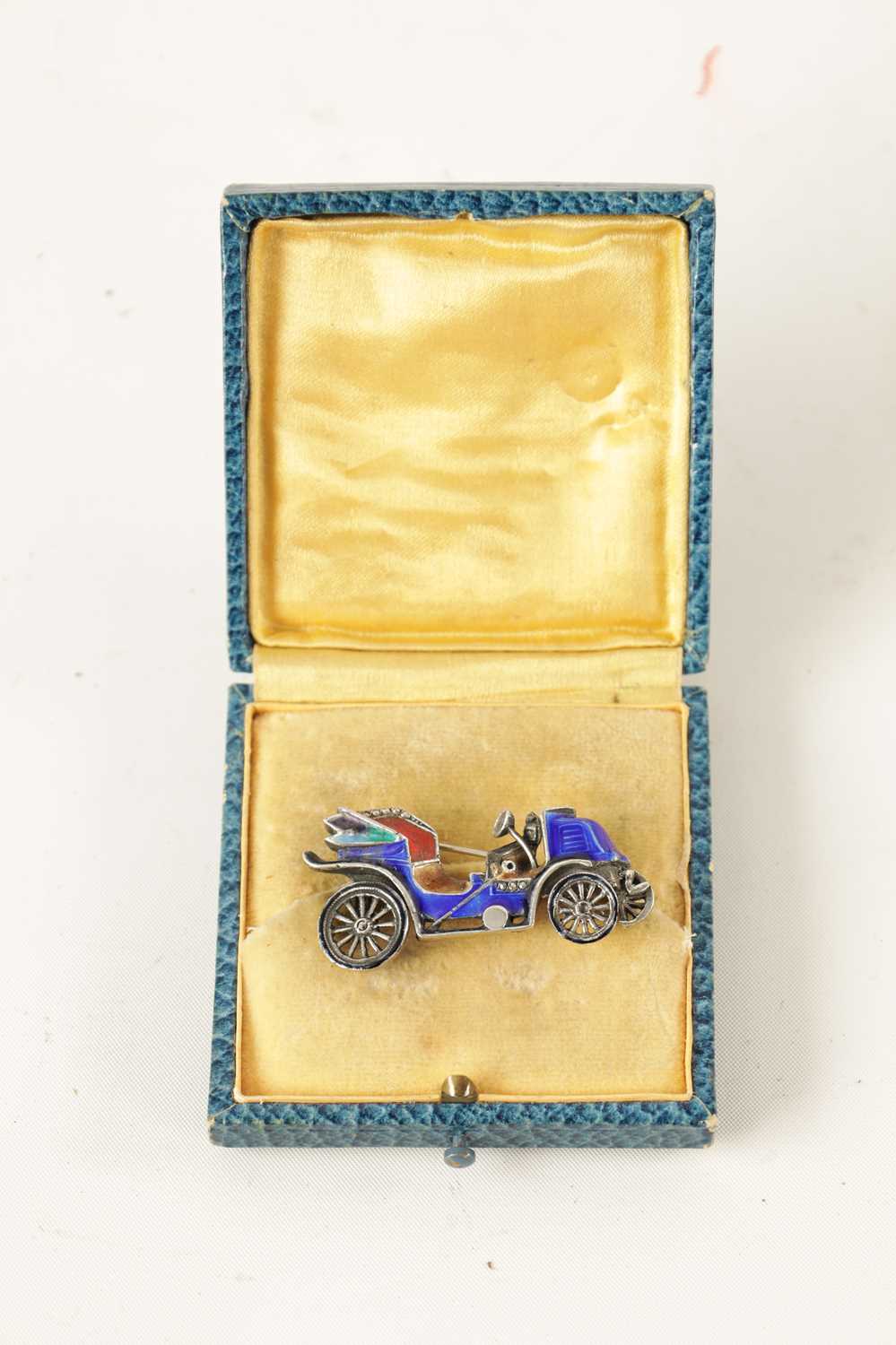 A VINTAGE SILVER ENAMEL CAR BROOCH - Image 4 of 5