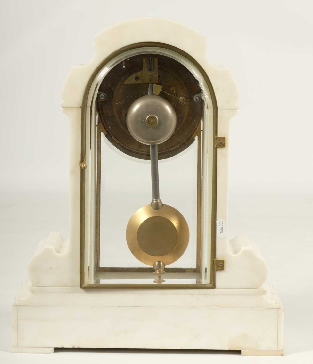 A LATE 19TH CENTURY FRENCH WHITE MARBLE MANTEL CLOCK - Image 10 of 12
