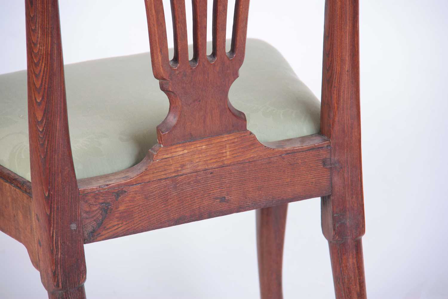 A MID 18TH CENTURY WALNUT SIDE CHAIR - Image 3 of 8