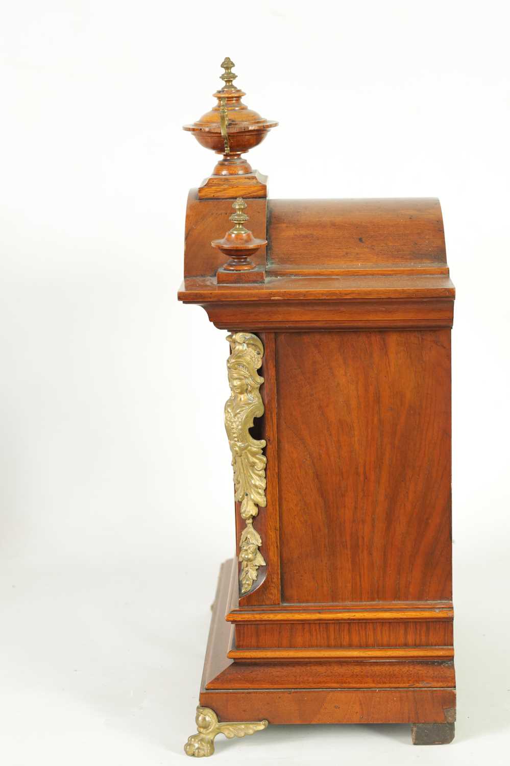 A LATE 19TH CENTURY GERMAN JUNGHANS WALNUT MANTEL CLOCK - Image 9 of 13