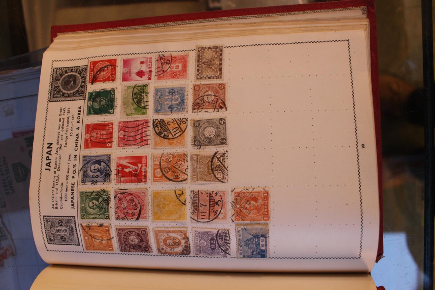 The Movaleaf Illustrated Stamp Album and assorted Loose leaf Stamps - Image 4 of 5